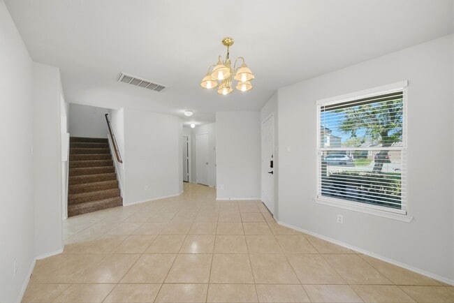 Building Photo - 730 Remwick Dr