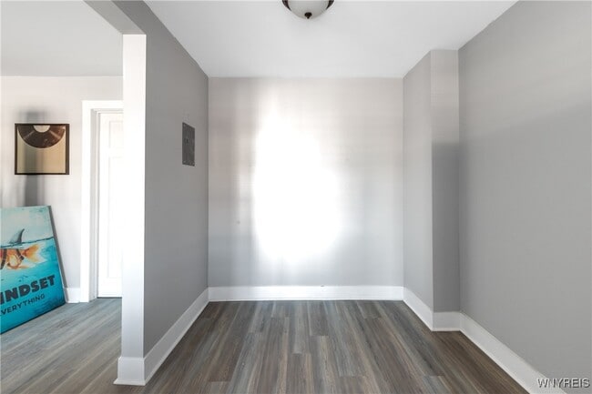 Building Photo - 1225 Hertel Ave