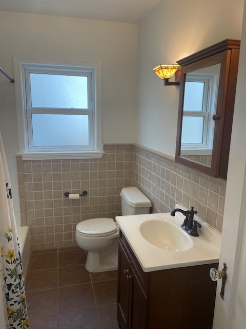 Building Photo - 2217 Elm St