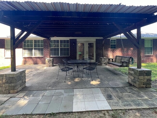 Building Photo - 1424 Roebling Tr