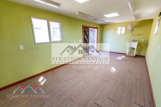 Building Photo - 39614 N 7th St