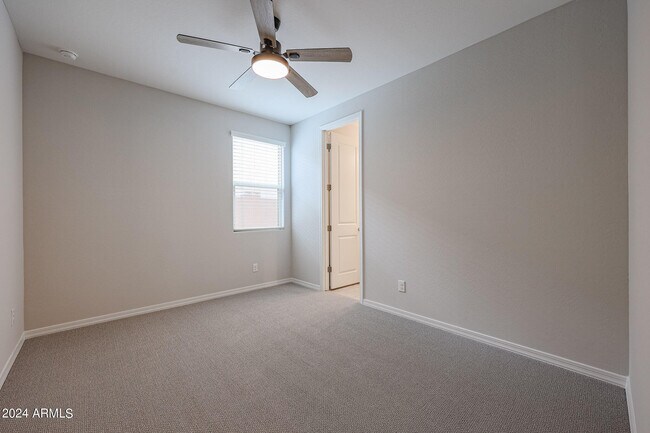 Building Photo - 2031 W Bramble Berry Ln