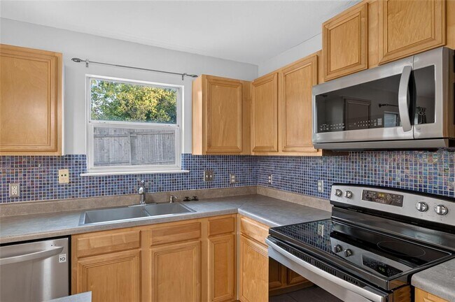 Building Photo - 13636 Merseyside Dr