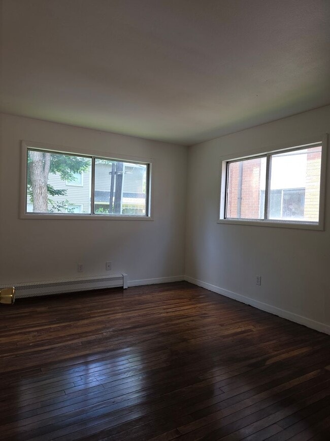 Building Photo - 519 W Water St