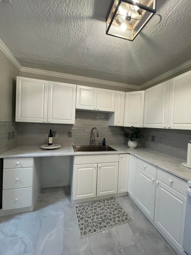 Building Photo - 5 N Deleon Ave