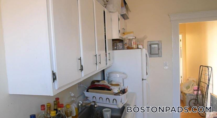 Building Photo - 447 Park Dr