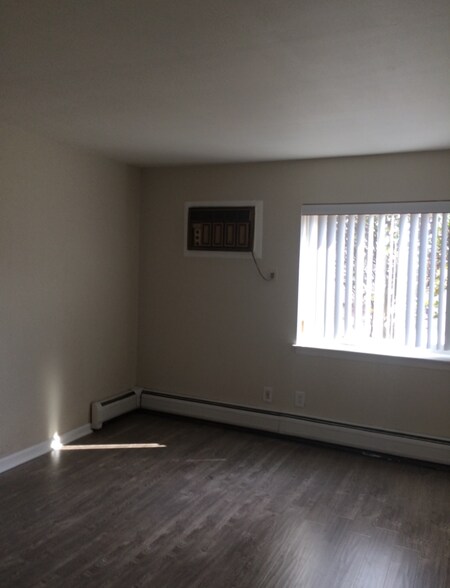 Bedroom with Walk-in Closet - 62 Country Club Ln
