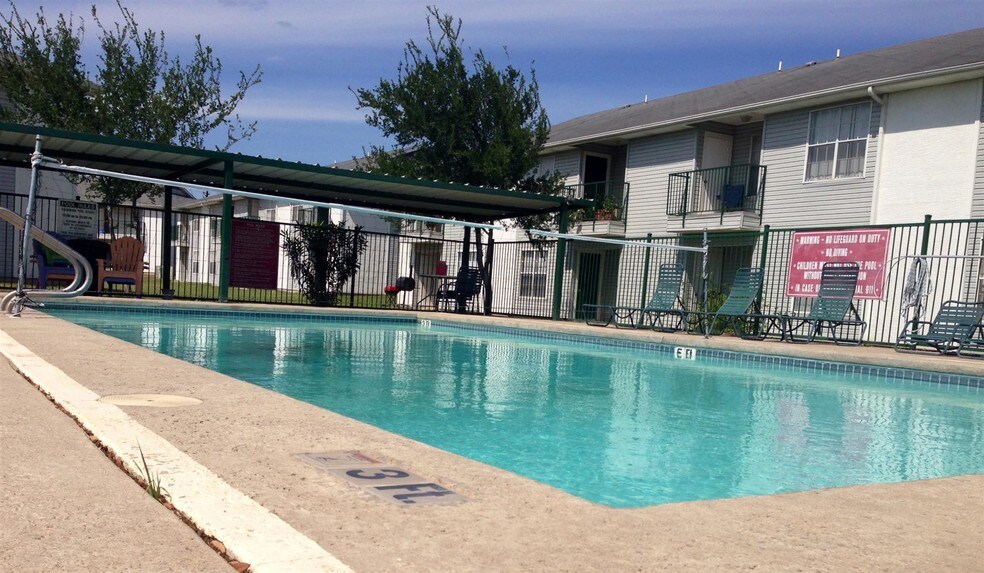 Escondido Creek Apartments 369 Freeny Dr Kenedy TX 78119 Apartment