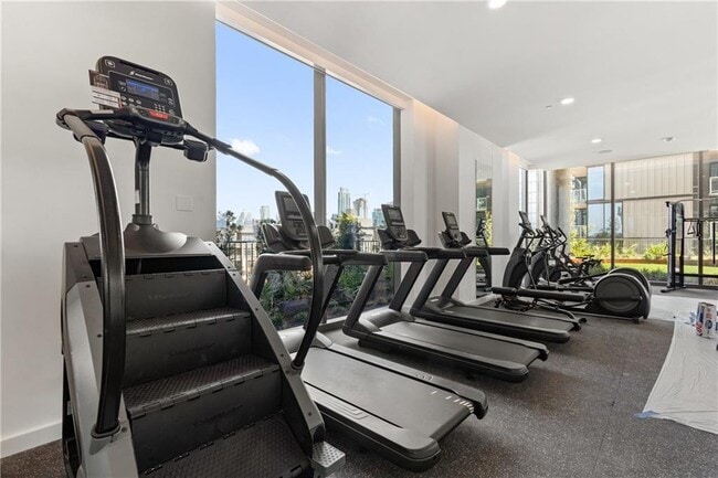 Building Photo - 44 East Ave