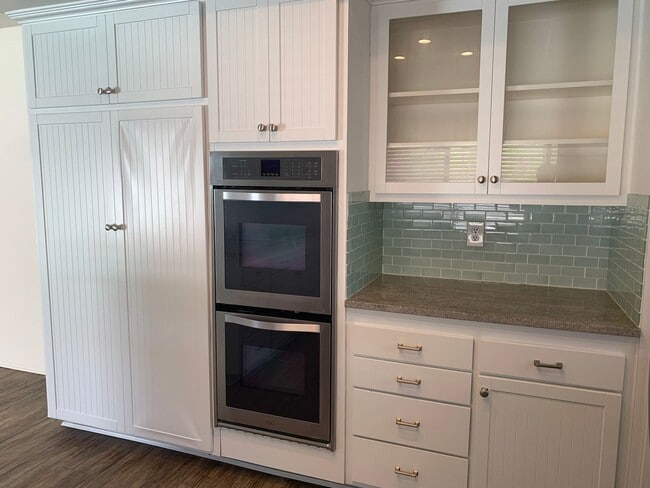 Building Photo - Pool Home with Fireplace & 2-Car Garage