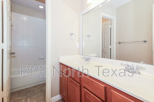 Building Photo - 2677 Pine Trail Dr