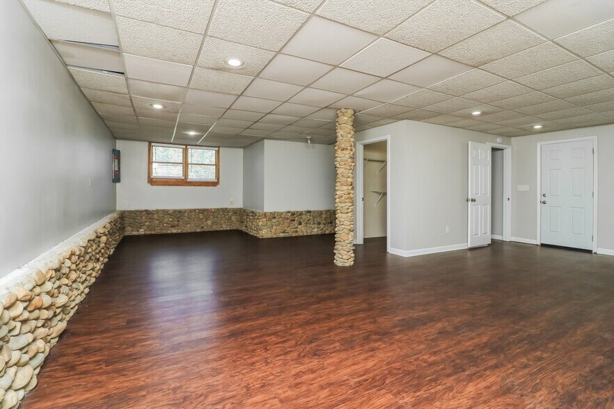 Building Photo - 134 Oak Landing Dr S