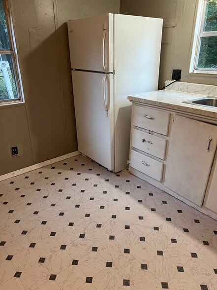 Remodeled kitchen - 3700 Market St