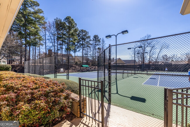 Building Photo - 1131 Pinehurst Dr