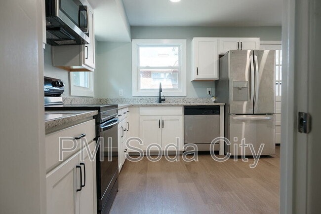 Building Photo - 2401 Truax Ln