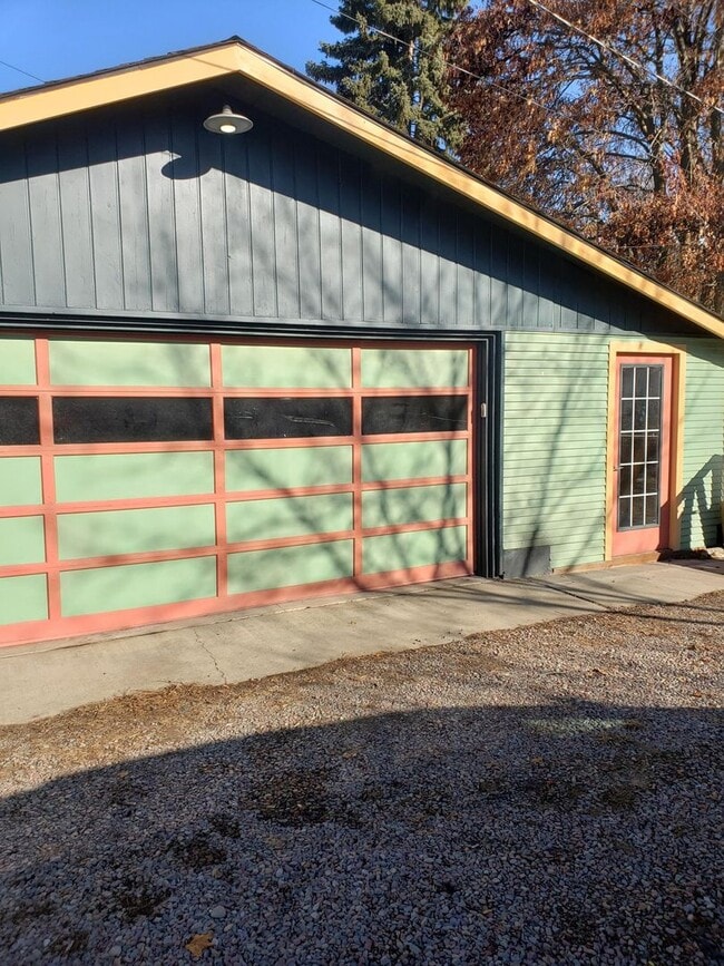 Building Photo - 4 Bedroom Home on Kalispell’s East Side – ...