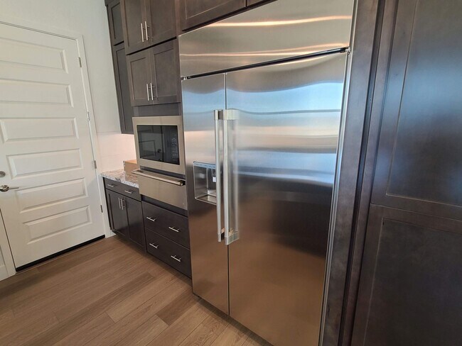 Building Photo - BEAUTIFUL BRAND NEW "NEXT-GEN" HOME W/ SOLAR & SIERRA VIEWS!!