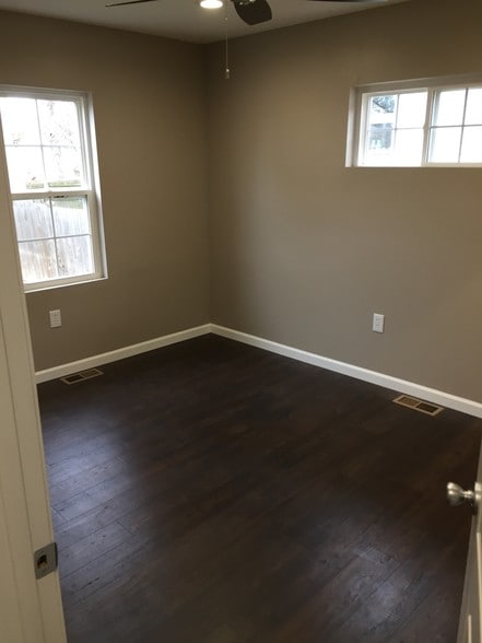 bedroom - 707 Huber St