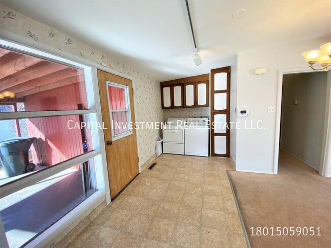 Building Photo - 1455 E 4230 S