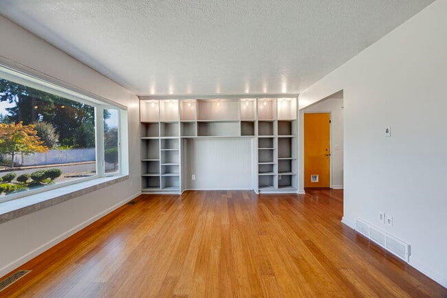 Building Photo - 3333 SE 167th Ave