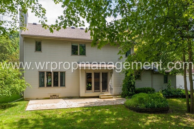 Building Photo - 4 Bed 3 Bath Home in Lambertville