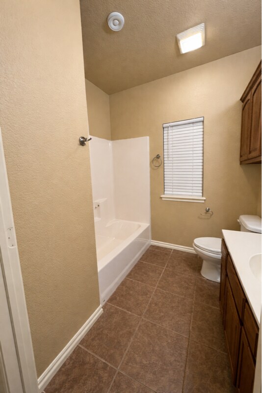 Building Photo - 1801 E Jacksonville St