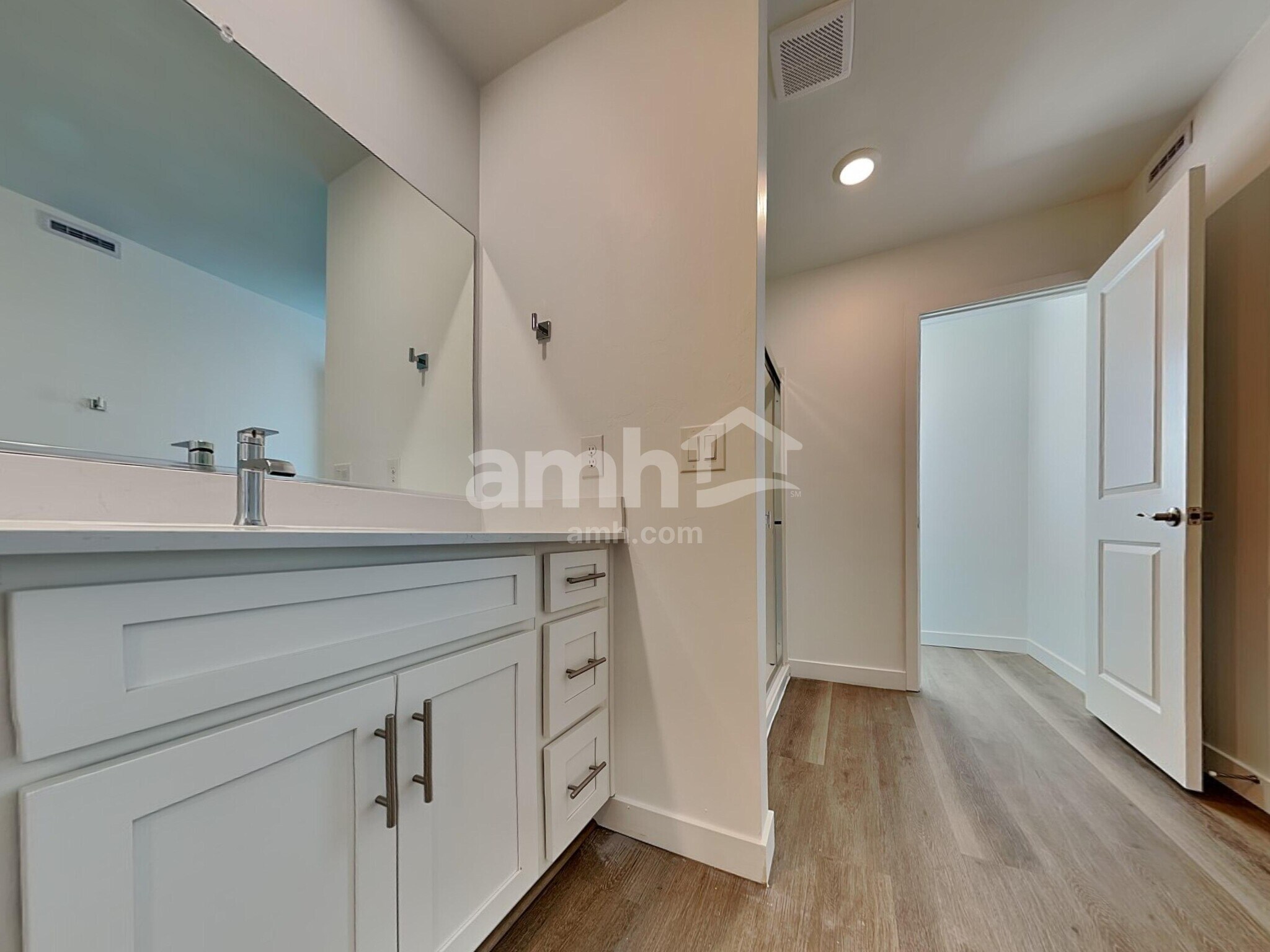 Building Photo - 9555 Harkes Dr