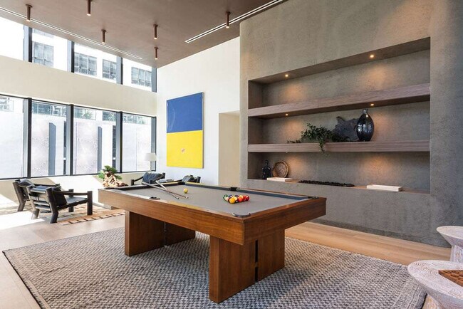 Building Photo - 225 N Miami Ave