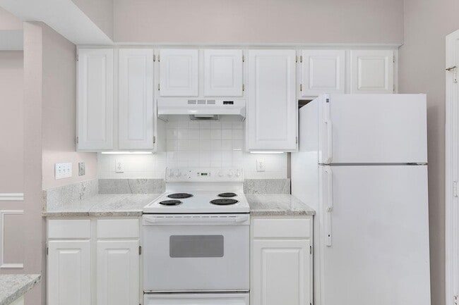 Building Photo - 5303 Bay Club Cir