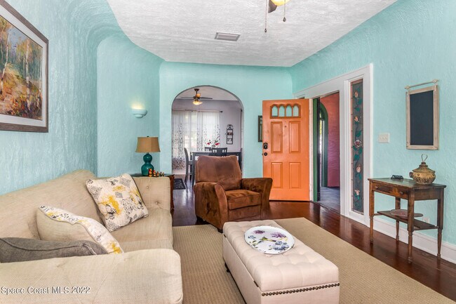 Building Photo - 27 E Ave A