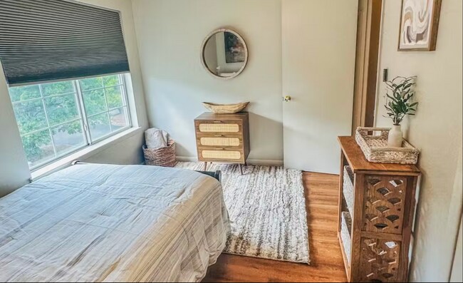 Building Photo - 220 Elm St