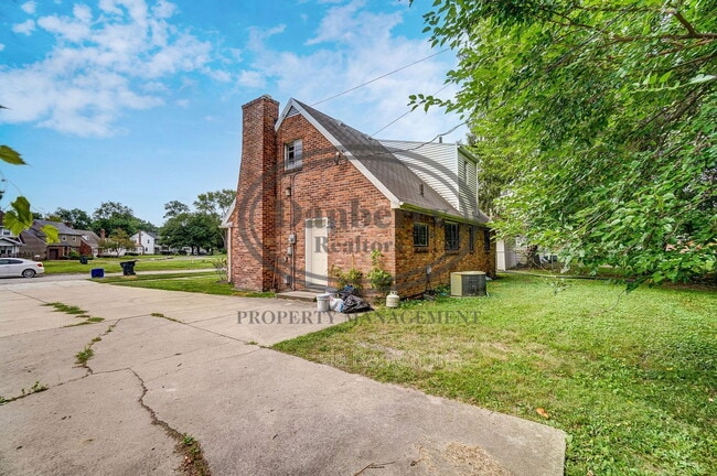 Building Photo - 1115 Secor Rd