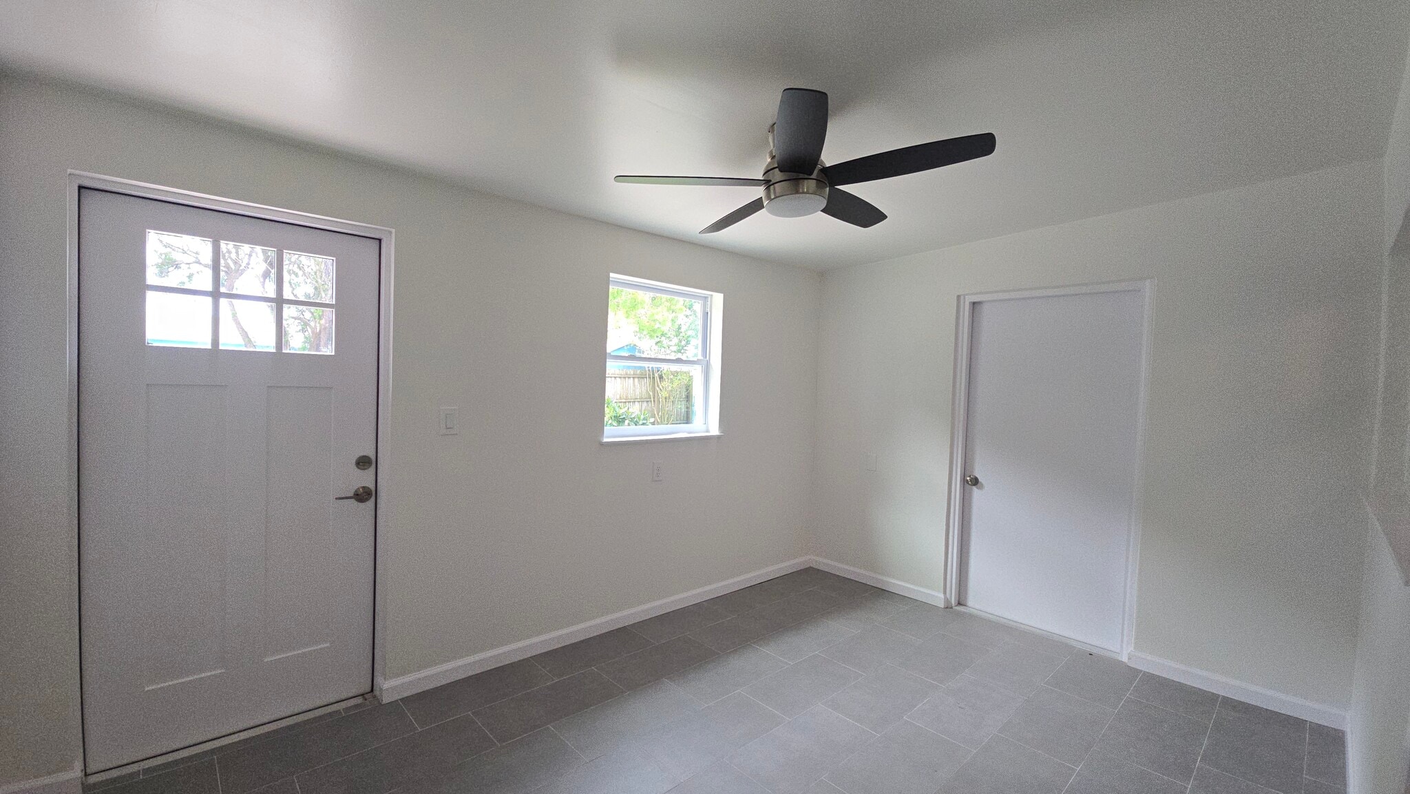 Building Photo - 115 15th Ave SW