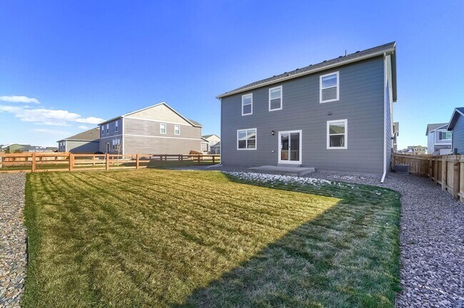 Building Photo - Gorgeous 4 bed, 3 bath, loft and an office!