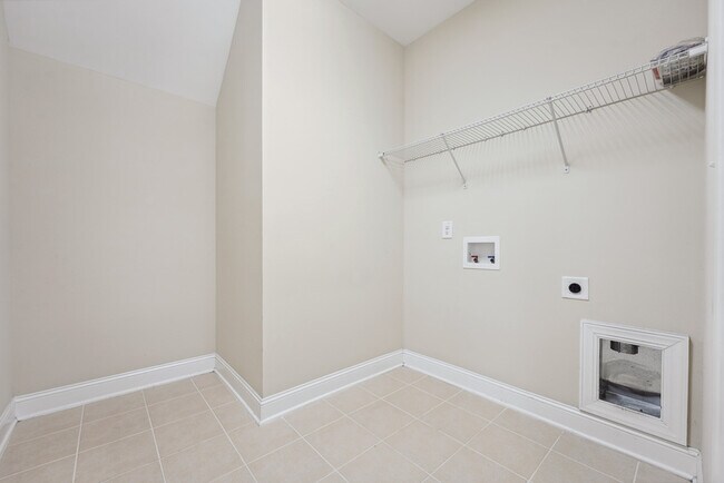 Building Photo - 322 Acorn Hollow Pl