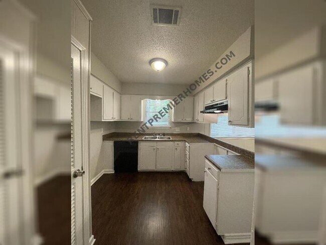 Building Photo - 11301 Donnie Dr