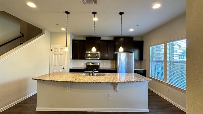 Building Photo - 2304 S Lakeline Blvd