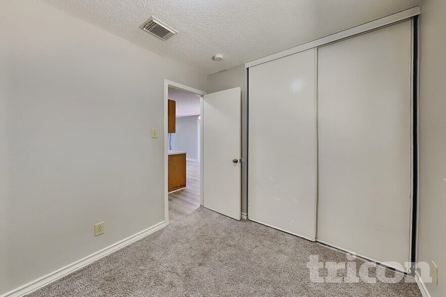 Building Photo - 9503 Arcade Ridge