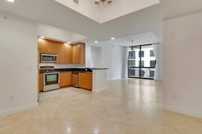 Building Photo - 701 S Olive Ave