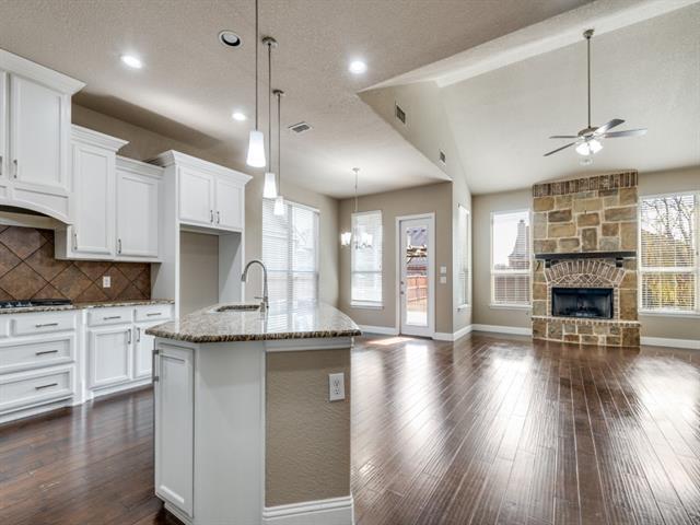 Building Photo - 4514 Periwinkle Dr