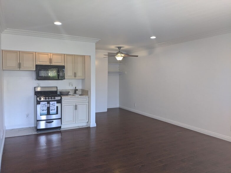 Interior Photo - LOVELY 1BED Near Valley College! -- GREAT LOCATION!!! $1,000 Deposit (OAC)