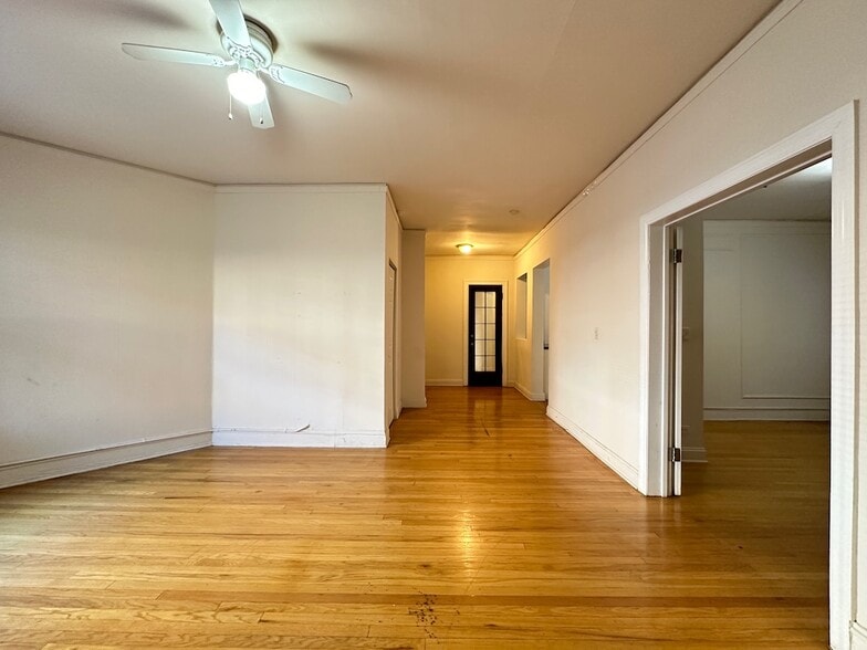 Building Photo - 1322 Oak Ave