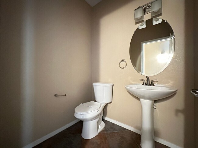 Building Photo - Discovery Hills