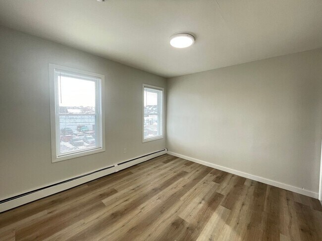 Building Photo - 124 Beech St