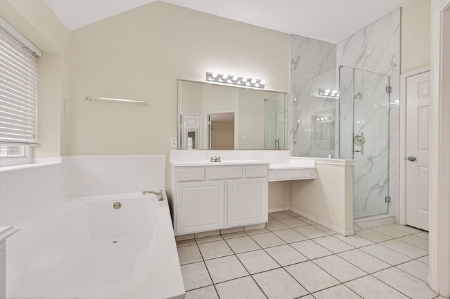 Building Photo - 11347 Corola Trail Dr