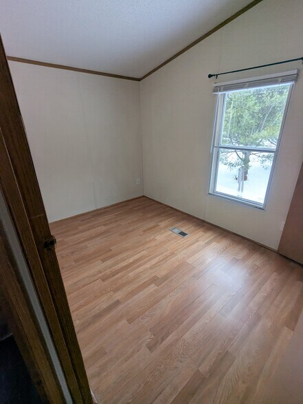 Building Photo - 291 Moses Ln