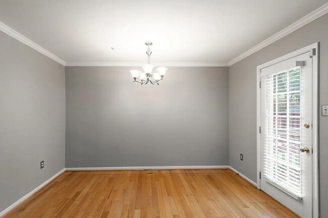 Building Photo - 3 bedroom County Walk Townhouse