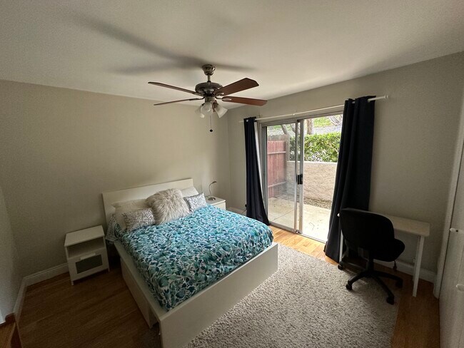 Patio Guest bedroom - 28214 Rey De Copas Ln