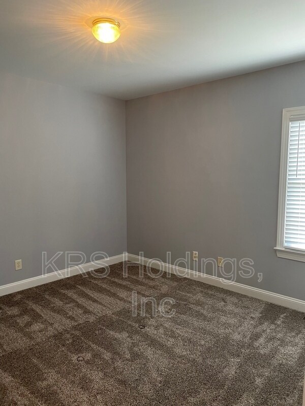 Building Photo - 1617 Mudham Rd