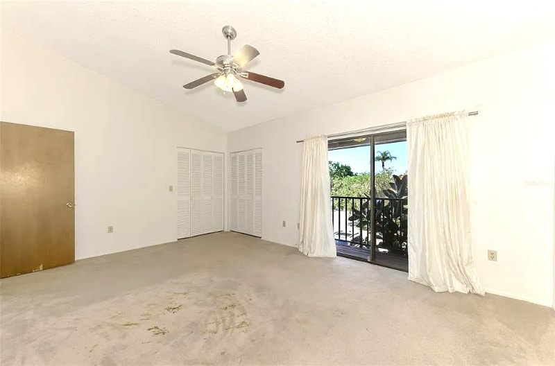 Building Photo - 979 Sunridge Dr